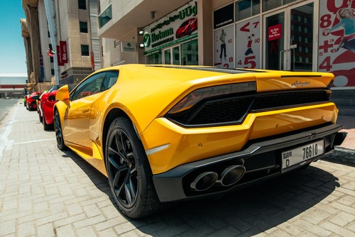 What to Know Before Renting a Sports Car in Dubai
